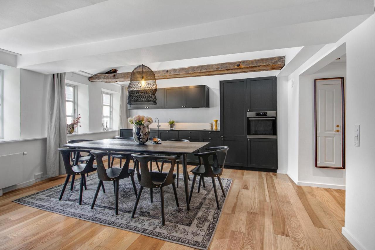Sanders Regent - Smart Two-bedroom Near Square Apartamento